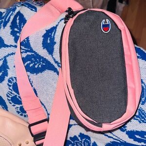 Champion crossbody/fannypack